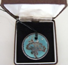 pendentif en lave emaillee email et merveilles