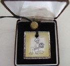 pendentif en lave emaillee email et merveilles